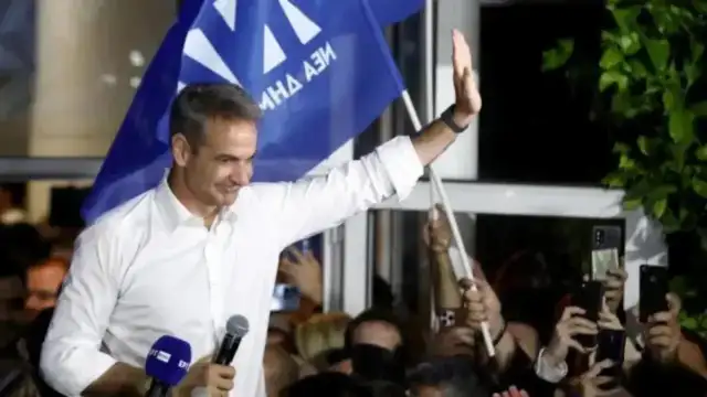 Aleksis Çipras Yeni Bir Siyasi Parti Kurduğunu Duyurdu