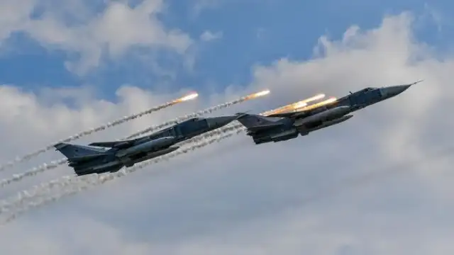 Rus Savaş Uçakları Kaliningrad'da Tatbikat Yaptı