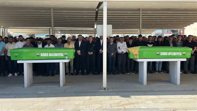 Sivas'ta Trafik Kazasında Hayatını Kaybeden Şahinkaya Çifti Toprağa Verildi