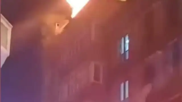 Esenyurt'ta 4 Katlı Binanın Çatısında Yangın Çıktı