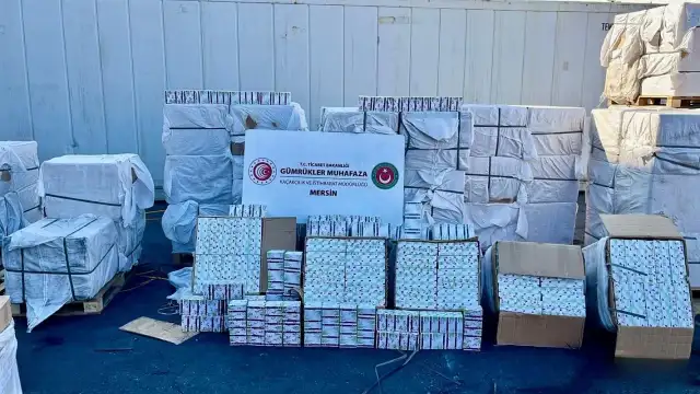 Mersin Limanı'nda Pakistan'dan Gelen Konteynerde 12 Milyon 400 Bin Kapsül İlaç Ele Geçirildi