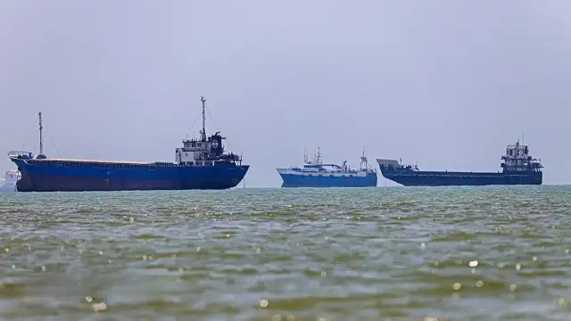 İran, İsrail'in Lübnan Saldırıları Nedeniyle Hürmüz Boğazı'nı Yeniden Kapattığını Duyurdu