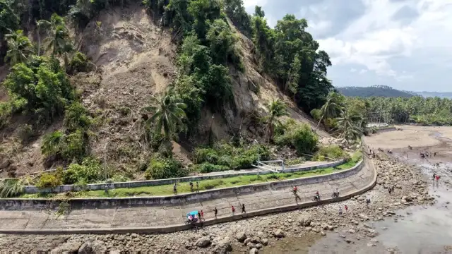 Filipinler'de Meydana Gelen 7,8 Büyüklüğündeki Depremde Can Kaybı Artıyor