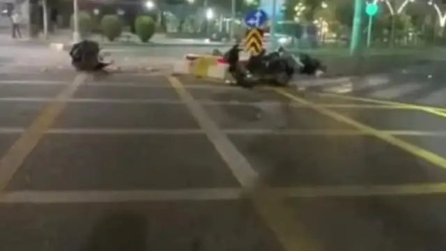 Batman'da Kavşakta Motosiklet Kazası: 2 Yaralı