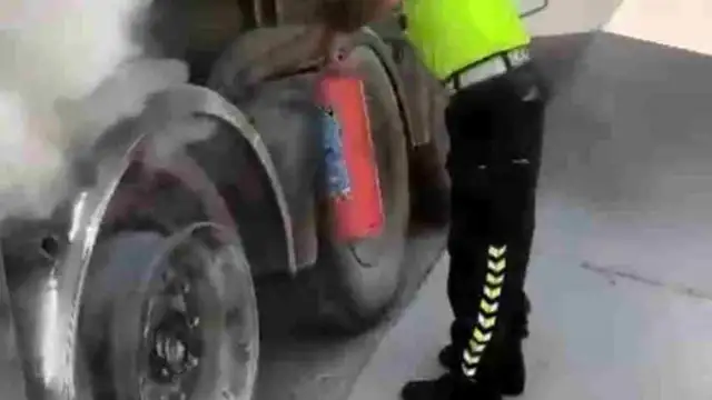 Şanlıurfa'da Alev Alan Tanker Faciasını Jandarma Önledi