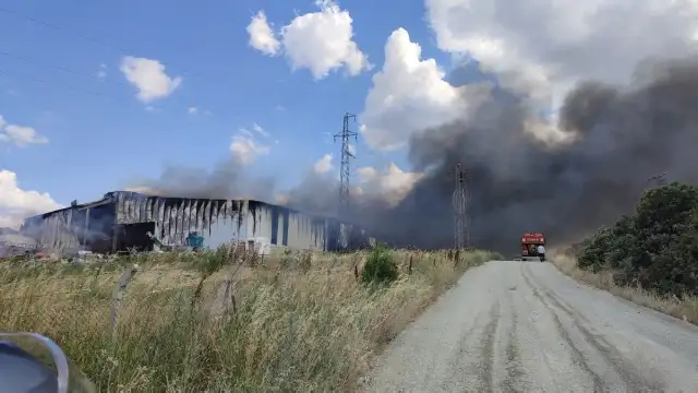 Edirne Keşan'da Katı Atık Bertaraf Tesisinde Yangın Çıktı