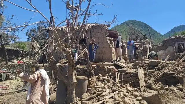 Pakistan'dan Afganistan'a Hava Saldırısı: İki Komşu Ülke Yeniden Karşı Karşıya