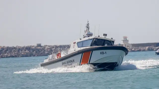 İzmir'de Deniz Yoluyla Uyuşturucu Sevkiyatına Operasyon: 764 Kilogram Skunk Ele Geçirildi, 3 Şüpheli Gözaltına Alındı