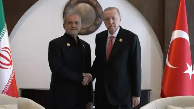 Cumhurbaşkanı Erdoğan İranlı Mevkidaşı Pezeşkiyan ile Telefonda Görüştü
