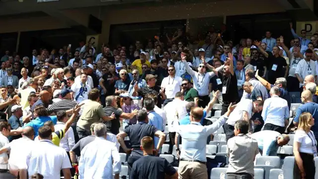 Fenerbahçe Olağanüstü Genel Kurulu'nda Gergin Başlangıç