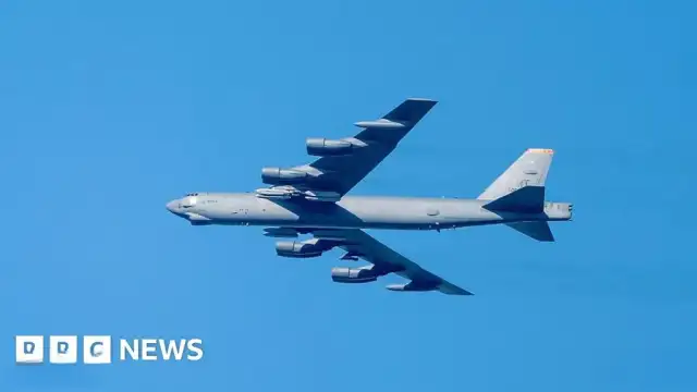 ABD Hava Kuvvetleri'ne Ait B-52 Bombardıman Uçağı Kaliforniya'da Kalkıştan Hemen Sonra Düştü