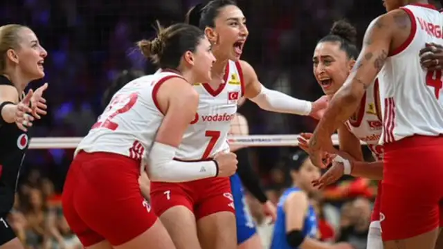 Ankara'da 4'te 4: A Milli Kadın Voleybol Takımı Çin Karşısında Geri Dönerek Galip Geldi