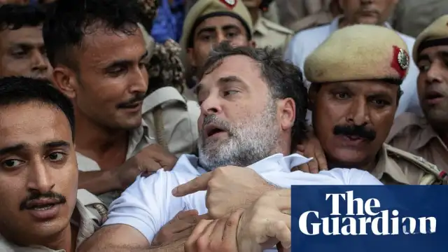 Delhi'de Protestolar Büyüyor: Rahul Gandhi Başbakanın İstifası Çağrısında Bulunurken Gözaltına Alındı