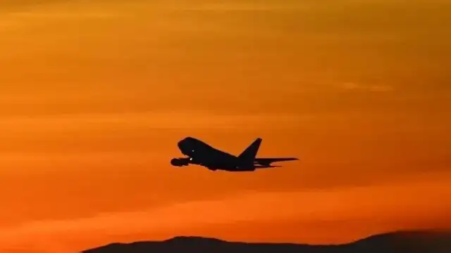Pakistan'da Kargo Uçağı Kayboldu: 5 Kişilik Mürettebat İçin Arama Çalışmaları Sürüyor