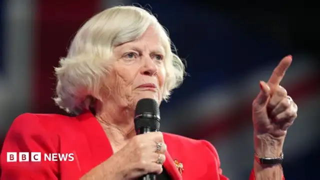 Ann Widdecombe'un Ailesinden Anma Töreni Açıklaması