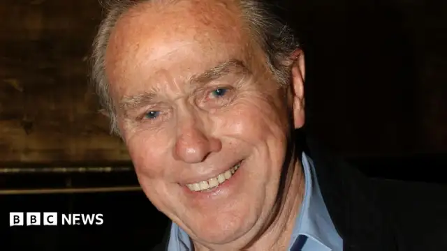 Neighbours ve Home and Away Oyuncusu Terence Donovan 90 Yaşında Hayatını Kaybetti