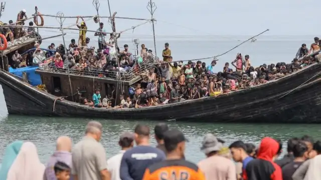 Myanmar Açıklarında Sığınmacı Teknesi Faciası: 500'den Fazla Kişi Kayıp