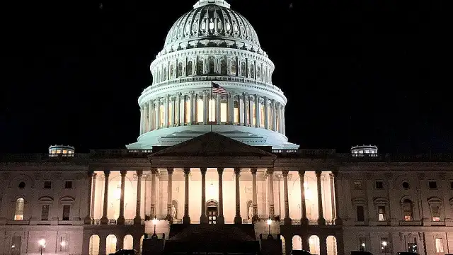 ABD Senatosu, Trump'ın İran'a Yönelik Askeri Müdahalesini Kısıtlayan Tasarıyı Kabul Etti