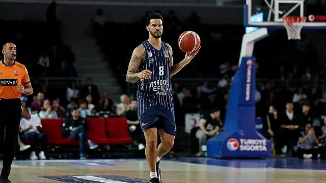 Anadolu Efes, Türk Telekom'u Mağlup Ederek Yarı Finale Yükseldi