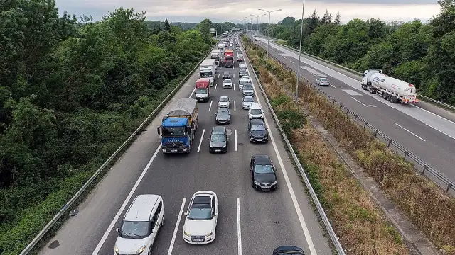 Anadolu Otoyolu Düzce Geçişinde Kurban Bayramı Trafiği Yoğunlaştı