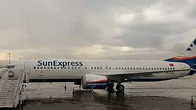 Antalya Uçağında Bombalı Tehdit: Londra'ya Acil İniş