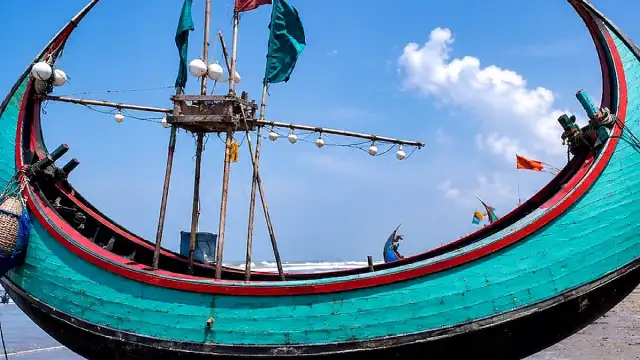 Bangladeş'te Geleneksel Hilal Tekneler Dalgalara Karşı Üstünlük Sağlıyor