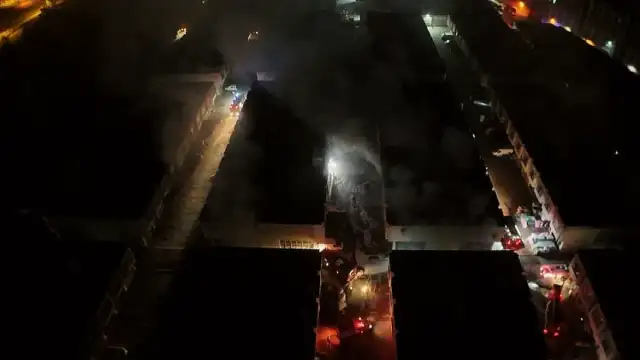 Başakşehir'de 2 Katlı İş Yerinde Yangın: Parfüm Üretim Tesisi Alevlere Teslim Oldu