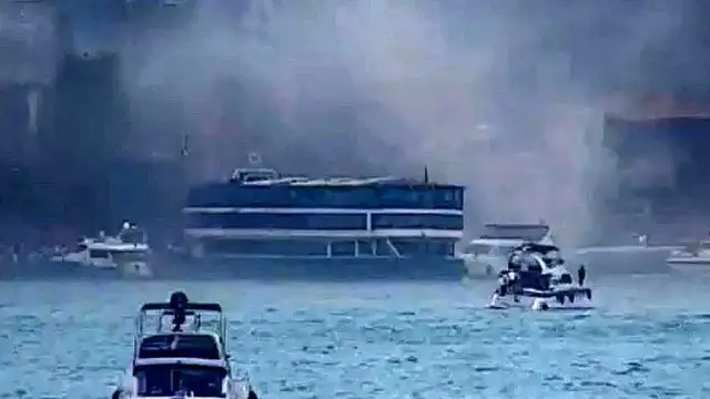 Bebek Sahili'nde Çıkan Tekne Yangını Söndürüldü