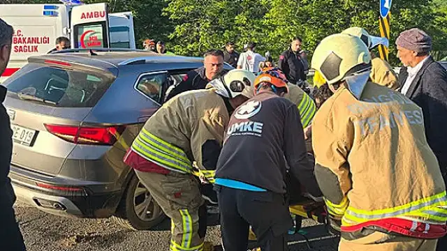 Bingöl-Elazığ Karayolunda Cip Bariyerlere Çarptı: 5 Yaralı
