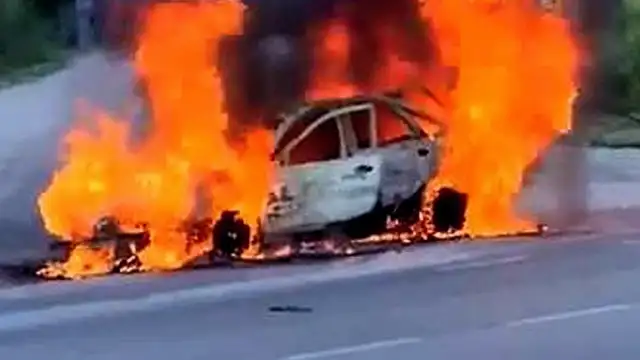 Bursa'da Seyir Halindeki Otomobil Alev Aldı: Yaralı Yok