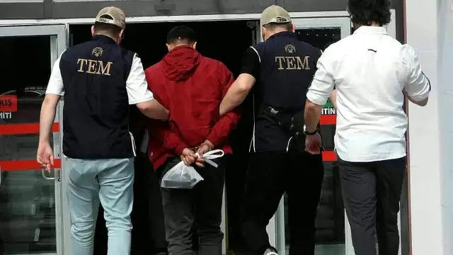 Eskişehir'de Kırmızı Bültenle Aranan Yabancı Uyruklu Şahıs Tutuklandı