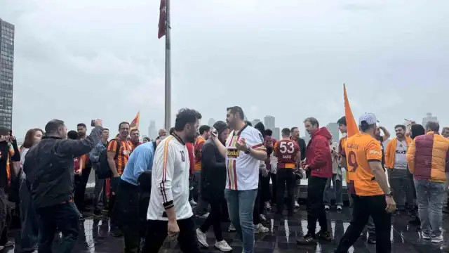 Galatasaray'ın Şampiyonluğu New York'ta Taraftarlarca Kutlandı