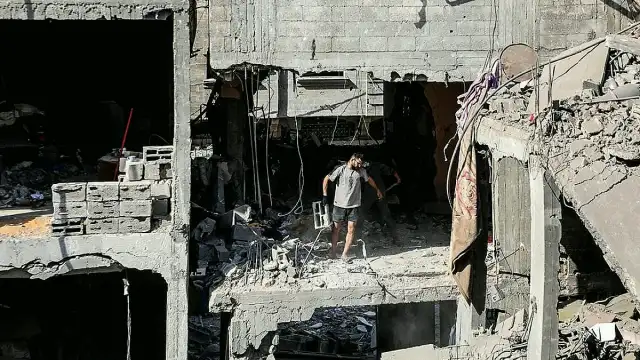 Gazze'deki Eş-Şati Mülteci Kampı'nda İsrail Saldırılarının İzleri Görüldü