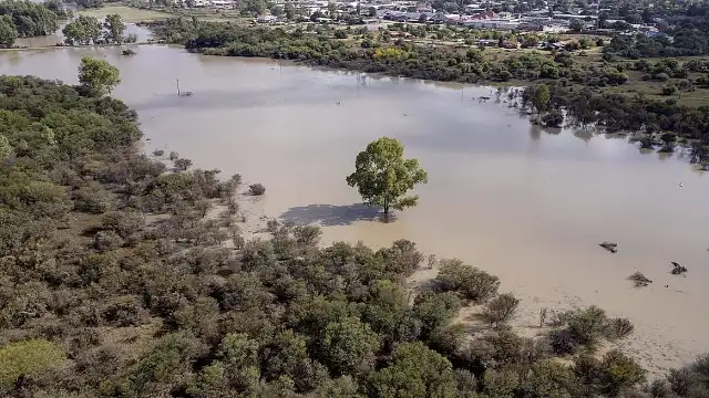 Güney Afrika'da Sel Felaketi: Can Kaybı 18'e Yükseldi, Binlerce Kişi Evsiz Kaldı