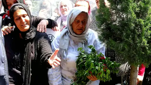 Hatay'da Sel Afetinde Hayatını Kaybeden Gencin Annesi: 'Sana Gitme Dedim Oglum'