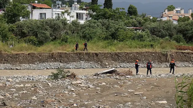 Hatay'da Sel Felaketinde Kaybolan 2 Genci Arama Çalışmaları Sürüyor