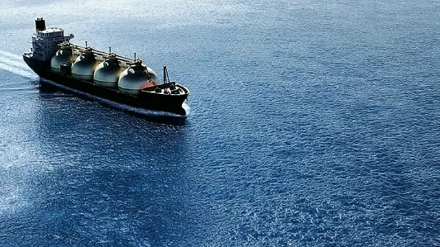 İran Gerilimi Hürmüz Boğazı'nı Tehdit Ediyor, Enerji Fiyatları Yükseliyor
