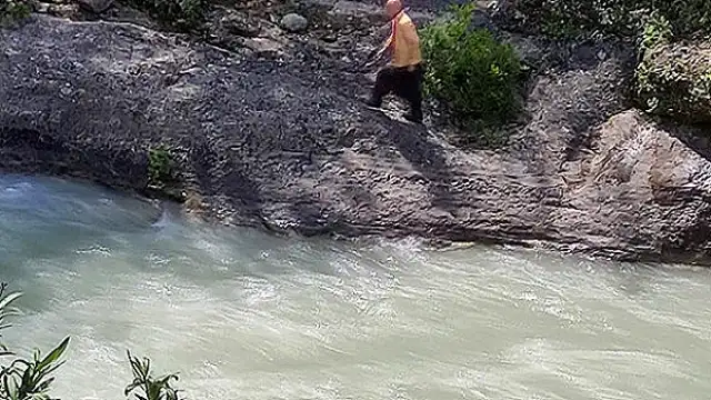 Karaisalı'da Serinlemek İçin Girdiği Çayda Akıntıya Kapıldı