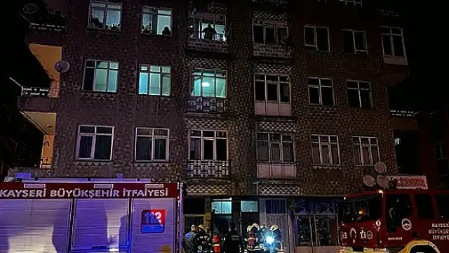 Kayseri'de 4 Katlı Binanın Bodrumunda Yangın Çıktı