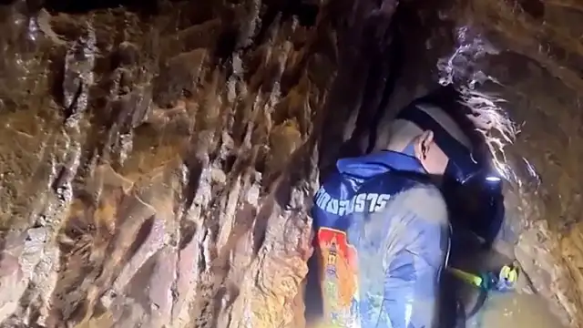 Laos'ta Sel Sularıyla Kapanan Mağarada Mahsur Kalan 5 Kişiye Ulaşıldı