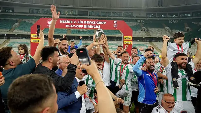 Muğlaspor, penaltılarla 1. Lig'e yükseldi