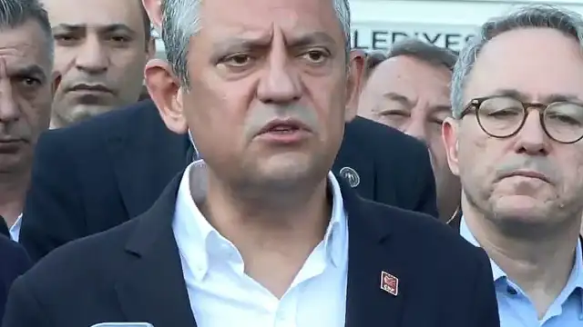 Özgür Özel'den Yeni Parti İddialarına Yanıt: 'Yeni Bir Parti Kurma Durumumuz Yok'