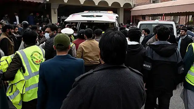 Pakistan'da Pazar Yerinde Patlama: 9 Ölü