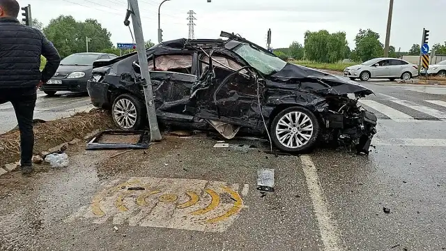 Sakarya'da Zincirleme Kazada 6 Kişi Yaralandı