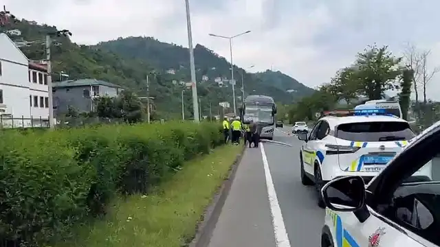 Sürmene'de Otobüs Karşı Şeride Savruldu, Facia Önlenemedi