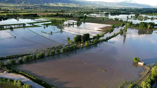 Tokat'ta Yeşilırmak Taştı, Binlerce Dönüm Tarım Arazisi Sular Altında Kaldı