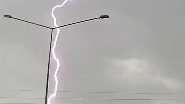 Tokat'ta Yıldırım Düşme Anı Kamerada Kaydedildi