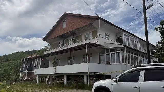 Zonguldak'ta Evinde Bıçaklanan E.K. Hayatını Kaybetti