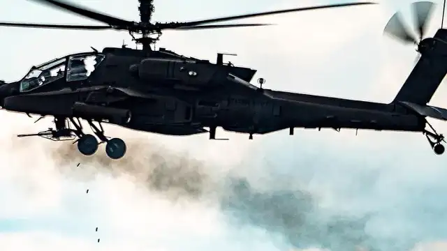 ABD Ordusuna Ait Helikopter Hürmüz Boğazı Yakınlarında Düştü, Mürettebat Kurtarıldı