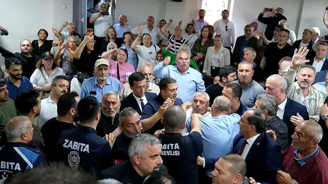 Akçakoca'da Belediye Başkanvekilliği Seçimi Sonrası Arbede Çıktı